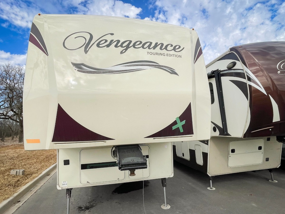 photo of 2015 FOREST RIVER VENGEANCE 39B12